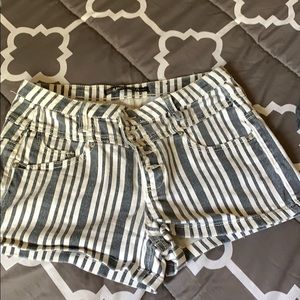 Jean shorts striped